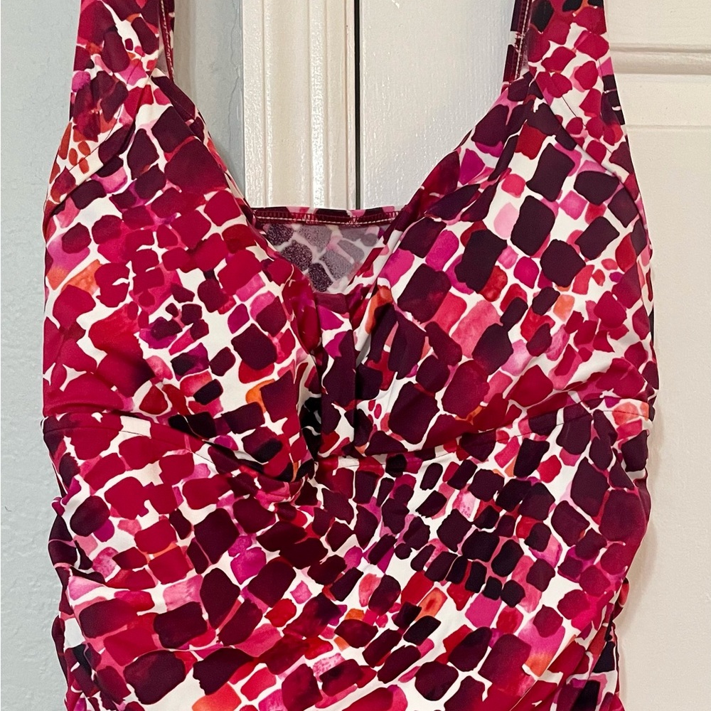 Pembrooke plus sized takini/bathing suit too only. Like new. Ruched sides.